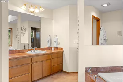 1700 Village Park Ln, Lake Oswego, OR 97034 - Photo 25
