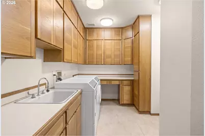 1700 Village Park Ln, Lake Oswego, OR 97034 - Photo 17