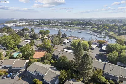 413 N Hayden Bay Dr, Portland, OR 97217 - Photo 27