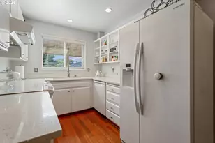 413 N Hayden Bay Dr, Portland, OR 97217 - Photo 5