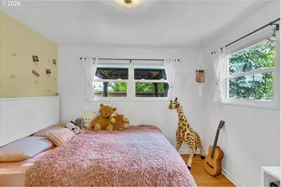9760 SW Inglewood Pl, Portland, OR 97225 - Photo 17