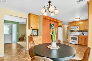 1385 Beebe Ln, Eugene, OR 97404 - Photo 11
