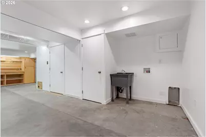 811 9th St, Hood River, OR 97031 - Photo 37