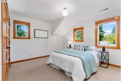 811 9th St, Hood River, OR 97031 - Photo 29