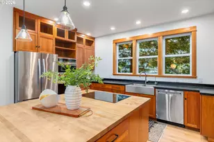811 9th St, Hood River, OR 97031 - Photo 15