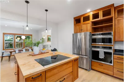 811 9th St, Hood River, OR 97031 - Photo 17