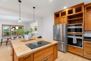 811 9th St, Hood River, OR 97031 - Photo 17