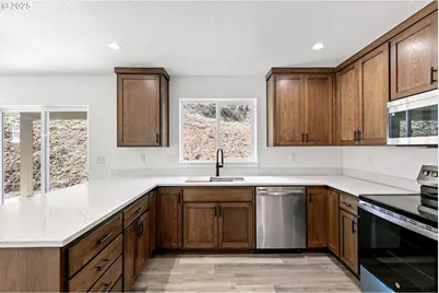 65 Bangle Ct, Cottage Grove, OR 97424 - Photo 13