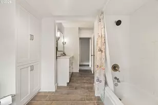 6221 SE Morrison St, Portland, OR 97215 - Photo 37