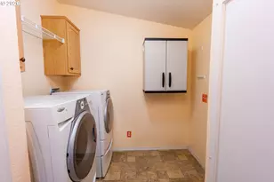 284 Trout Loop, Roseburg, OR 97471 - Photo 9