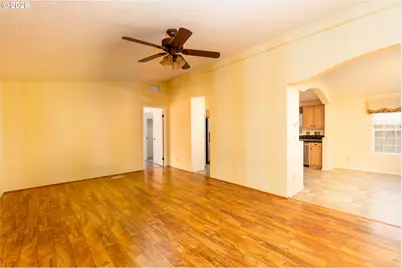 284 Trout Loop #27, Roseburg, OR 97471 - Photo 5