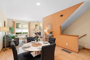 2845 SE Schiller St, Portland, OR 97202 - Photo 3