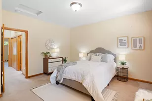 2845 SE Schiller St, Portland, OR 97202 - Photo 13