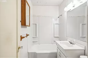 7404 NE Hassalo St, Portland, OR 97213 - Photo 19