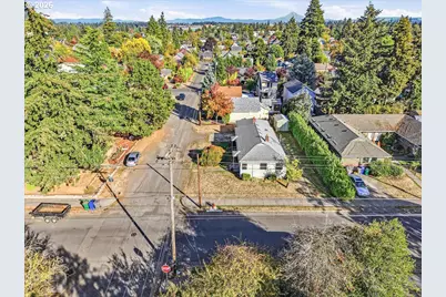 7404 NE Hassalo St, Portland, OR 97213 - Photo 37