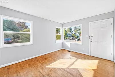 7404 NE Hassalo St, Portland, OR 97213 - Photo 5