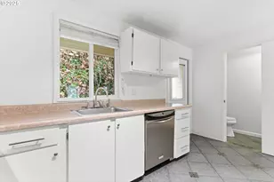 13216 NE Salmon Creek Ave, Vancouver, WA 98686 - Photo 17