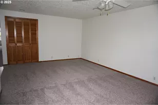 13819 NW 10th Ct, Vancouver, WA 98685 - Photo 9