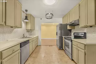 180 NE 47th Ave, Hillsboro, OR 97124 - Photo 9