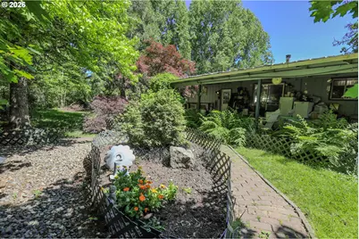 177 NE Lombardy Dr, Roseburg, OR 97470 - Photo 39