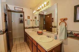 177 NE Lombardy Dr, Roseburg, OR 97470 - Photo 19