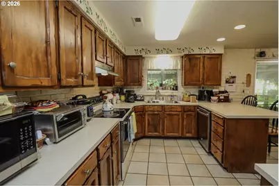 177 NE Lombardy Dr, Roseburg, OR 97470 - Photo 27