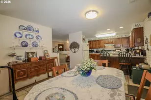 177 NE Lombardy Dr, Roseburg, OR 97470 - Photo 13