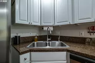 2190 Maplewood Dr, Salem, OR 97306 - Photo 17