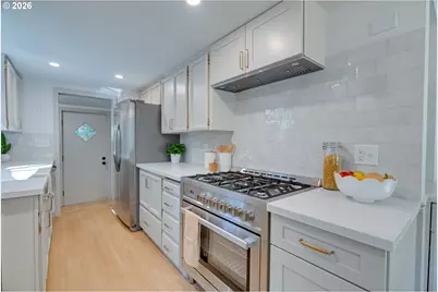 8821 SE 58th Dr, Portland, OR 97206 - Photo 13
