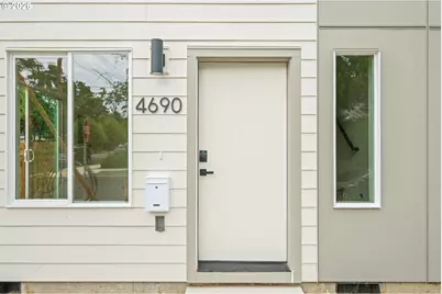 4690 N Congress Ave, Portland, OR 97217 - Photo 29