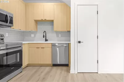 4690 N Congress Ave, Portland, OR 97217 - Photo 9