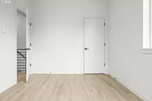 4690 N Congress Ave, Portland, OR 97217 - Photo 21