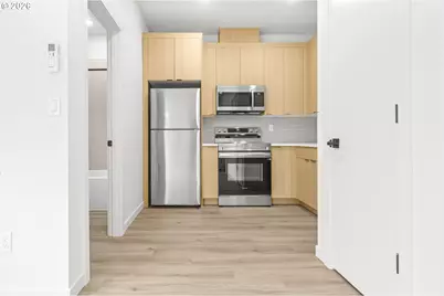 4690 N Congress Ave, Portland, OR 97217 - Photo 7