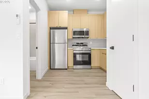 4690 N Congress Ave, Portland, OR 97217 - Photo 7