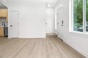 4690 N Congress Ave, Portland, OR 97217 - Photo 5