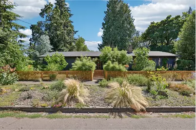 910 SE Storey St, McMinnville, OR 97128 - Photo 1