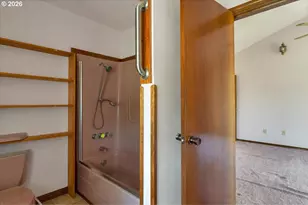 888 Meadows Ln, Jefferson, OR 97352 - Photo 19