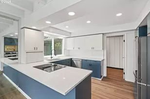 570 N Hayden Bay Dr, Portland, OR 97217 - Photo 5