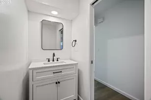 570 N Hayden Bay Dr, Portland, OR 97217 - Photo 25