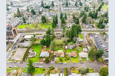 E Burnside St, Portland, OR 97216 - Photo 9