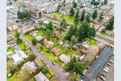 E Burnside St, Portland, OR 97216 - Photo 11