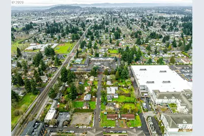 E Burnside St, Portland, OR 97216 - Photo 25