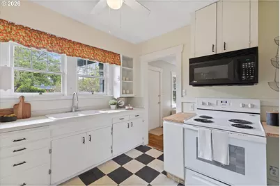 6333 SE 58th Ave, Portland, OR 97206 - Photo 9
