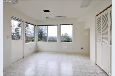 8000 SW Linden Rd, Portland, OR 97225 - Photo 31