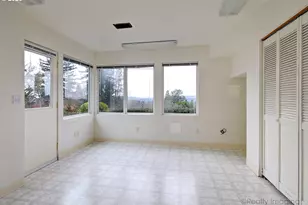 8000 SW Linden Rd, Portland, OR 97225 - Photo 31