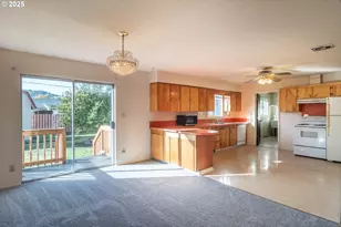 4072 Hanna St, Roseburg, OR 97471 - Photo 9