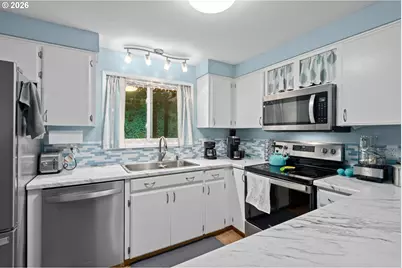 24066 NE Treehill Dr, Wood Village, OR 97060 - Photo 9