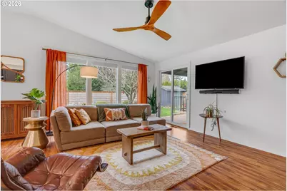 1131 NE 118th Ave, Portland, OR 97220 - Photo 7