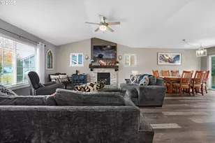 753 SW Kalmia Ave, Warrenton, OR 97146 - Photo 9