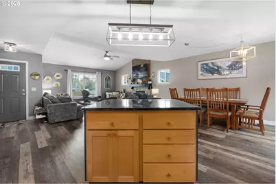 753 SW Kalmia Ave, Warrenton, OR 97146 - Photo 13